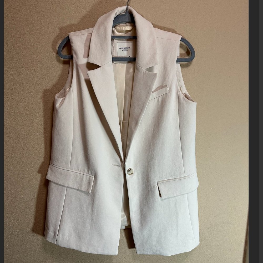 Abercrombie & Fitch Sleeveless Blazer